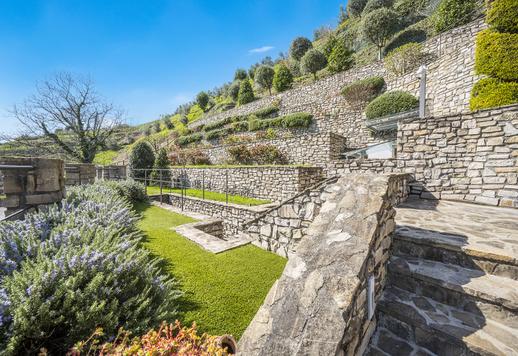 Elegante dimora di charme con giardino terrazzato e area SPA Image 3