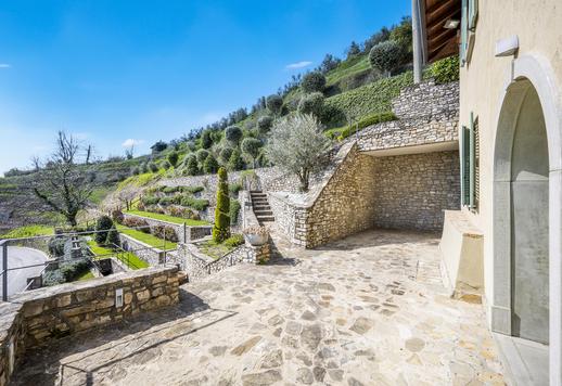 Elegante dimora di charme con giardino terrazzato e area SPA Image 4