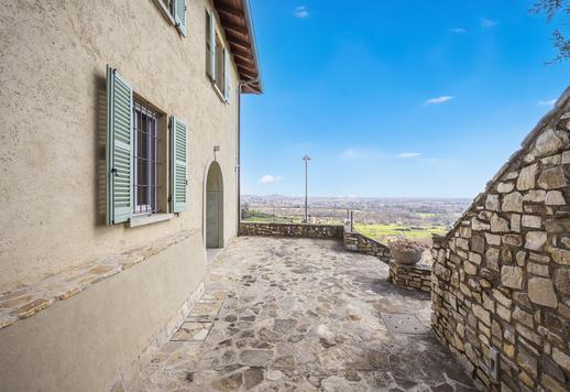 Elegante dimora di charme con giardino terrazzato e area SPA Image 7