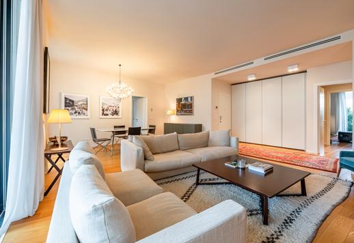 Apartament o powierzchni 155 m² na piętrze z 3 sypialniami, 2 łazienkami, 50 m² tarasów, designerskimi wykończeniami i szafami na wymiar w jednym z najbardziej ekskluzywnych kompleksów w CityLife Image 4