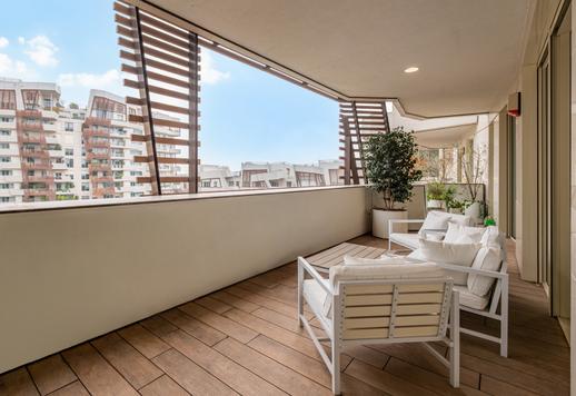 Apartament o powierzchni 155 m² na piętrze z 3 sypialniami, 2 łazienkami, 50 m² tarasów, designerskimi wykończeniami i szafami na wymiar w jednym z najbardziej ekskluzywnych kompleksów w CityLife Image 7