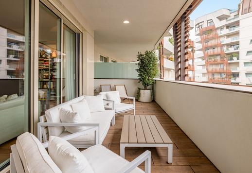 Apartament o powierzchni 155 m² na piętrze z 3 sypialniami, 2 łazienkami, 50 m² tarasów, designerskimi wykończeniami i szafami na wymiar w jednym z najbardziej ekskluzywnych kompleksów w CityLife Image 6