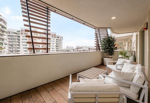 Apartament o powierzchni 155 m² na piętrze z 3 sypialniami, 2 łazienkami, 50 m² tarasów, designerskimi wykończeniami i szafami na wymiar w jednym z najbardziej ekskluzywnych kompleksów w CityLife Image 8