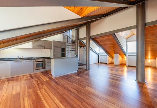 Du miegamieji, du vonios kambariai, darbo kambarys su balkonu ir stogo terasa su 360 laipsnių vaizdais privačiame istoriniame XX a. pradžios pastate Milane Image 5