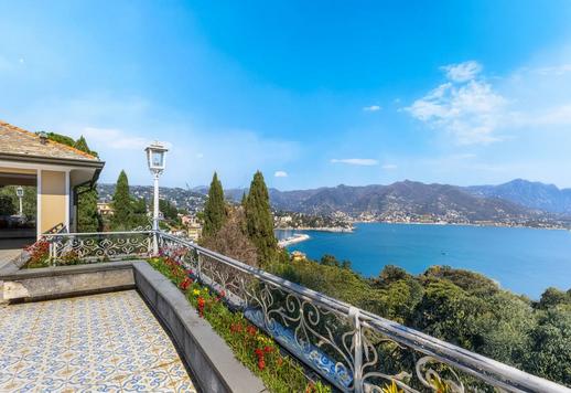 Mansão panorâmica de três andares com 1500 m², sete quartos, nove banheiros, anexo, elevador interno e um hectare de parque privativo, amplo estacionamento e possibilidade de construção de piscina. Image 4