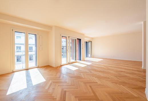 عقار يجسد الفخامة المعاصرة بأناقة ووظائف عملية، معروض للبيع في شارع لويجي كانونيكا Image 1