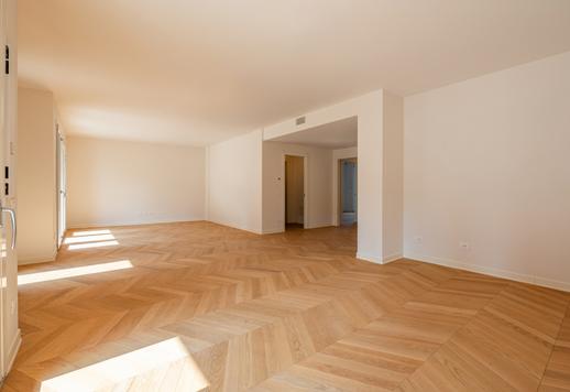 Situé dans le nouveau complexe résidentiel raffiné de la Via Canonica, cet appartement est à vendre avec terrasse et balcon Image 9