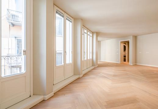 Prestigieuse propriété indépendante de 400 m² sur quatre niveaux, composée de deux logements avec entrées séparées et dotée d'une terrasse habitable de 80 m² Image 3