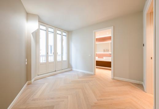 Prestigieuse propriété indépendante de 400 m² sur quatre niveaux, composée de deux logements avec entrées séparées et dotée d'une terrasse habitable de 80 m² Image 5