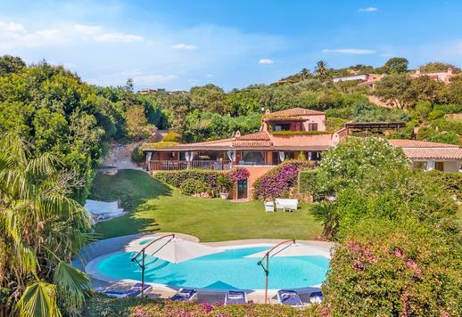 Residenza esclusiva immersa nella natura della Costa Smeralda Image 1