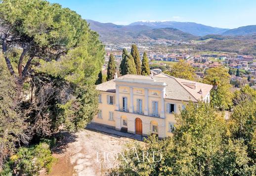 Villa Neoclassica Con Parco E Vista Terminillo A Rieti Lionard