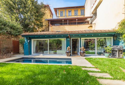 Elegante residencia de diseño en el corazón de Florencia con piscina privada Image 2