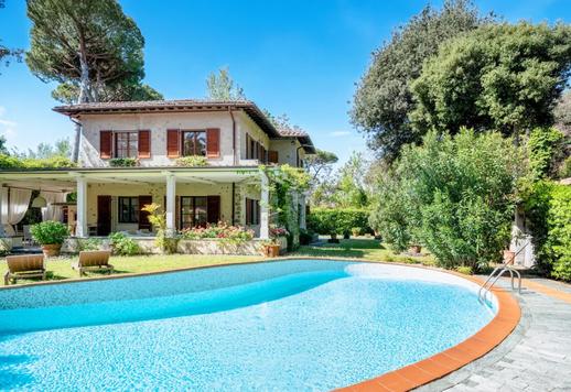 300-sqm estate with five bedrooms, six bathrooms, a private swimming pool and a 1,600-sqm garden, situated in one of Versilia’s most prestigious areas and on a street with some of the highest property values in Italy Image 1