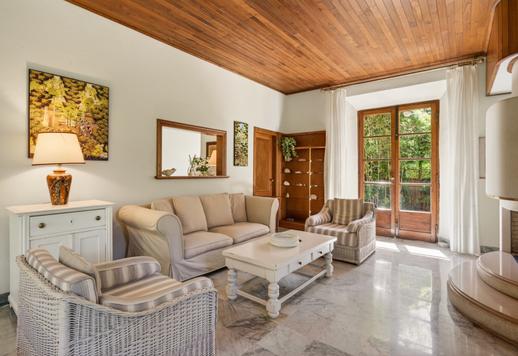 300-sqm estate with five bedrooms, six bathrooms, a private swimming pool and a 1,600-sqm garden, situated in one of Versilia’s most prestigious areas and on a street with some of the highest property values in Italy Image 9