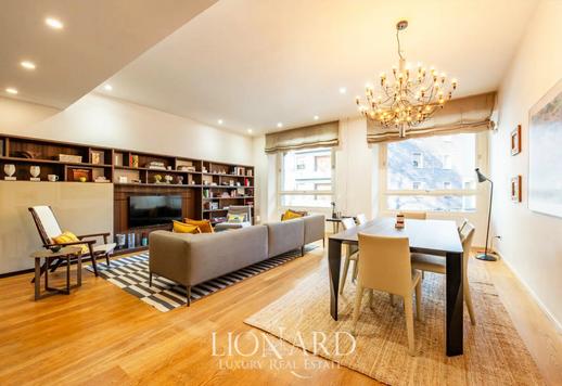 منزل عصري فاخر في قلب ميلانو الأكثر تميزاً Image 2