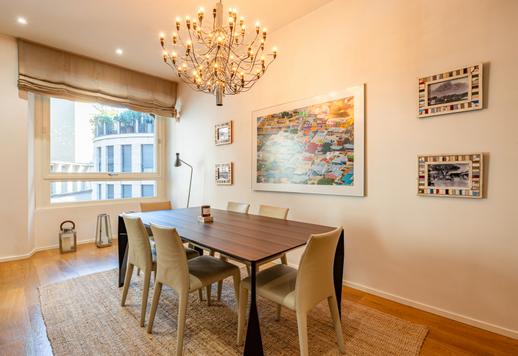 منزل عصري فاخر في قلب ميلانو الأكثر تميزاً Image 9