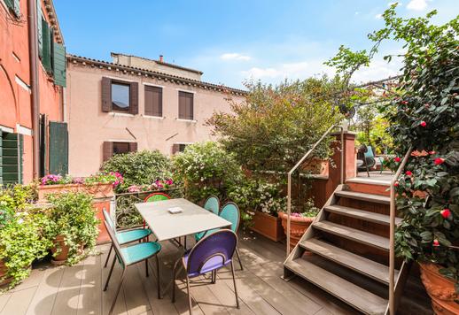 Immobilie mit 290 m² auf zwei Ebenen, mit unabhängigem Eingang, 40 m² Garten und 30 m² Terrasse Image 6