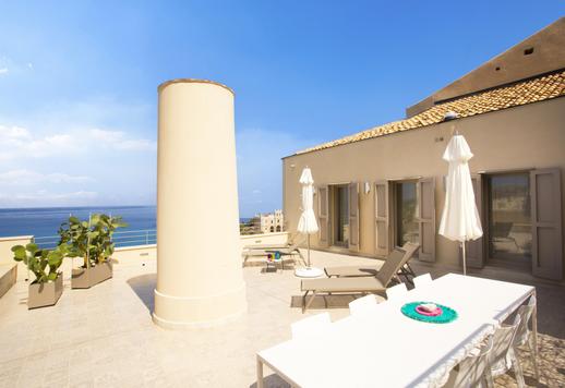 Demeure historique de 382 m² sur deux niveaux, dotée d'une terrasse panoramique de 100 m² et de finitions de luxe qui préservent les détails architecturaux d'origine du four du XVIIe siècle Image 4