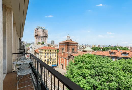 Appartement de 140 m² doté d'une petite terrasse offrant une vue panoramique à 360°, situé à environ 800 mètres de la cathédrale Image 5