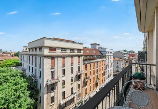 Appartement de 140 m² doté d'une petite terrasse offrant une vue panoramique à 360°, situé à environ 800 mètres de la cathédrale Image 7