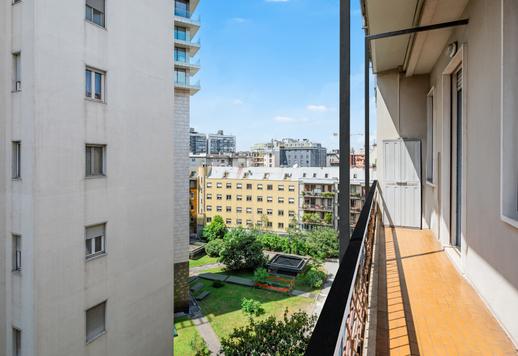 Appartement de 140 m² doté d'une petite terrasse offrant une vue panoramique à 360°, situé à environ 800 mètres de la cathédrale Image 8
