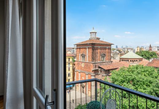 Appartement de 140 m² doté d'une petite terrasse offrant une vue panoramique à 360°, situé à environ 800 mètres de la cathédrale Image 4