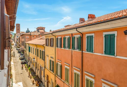 Élégant appartement de 173 m² situé dans la « Petite Athènes » de la Versilia, avec poutres apparentes, sols en terre cuite d'origine et cheminée en marbre, au cœur du centre historique Image 6