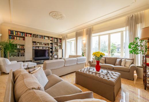 Exklusive Residenz mit einzigartigen 365 m² im fünften Obergeschoss, mit zwei Eingängen, dreifachem Salon, fünf Schlafzimmern, sechs Bädern und Terrasse mit Blick auf die Wahrzeichen der Stadt Image 1