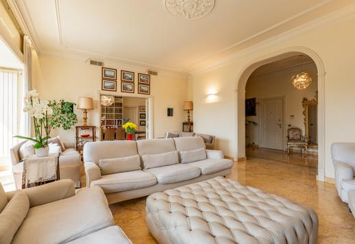 Exklusive Residenz mit einzigartigen 365 m² im fünften Obergeschoss, mit zwei Eingängen, dreifachem Salon, fünf Schlafzimmern, sechs Bädern und Terrasse mit Blick auf die Wahrzeichen der Stadt Image 5
