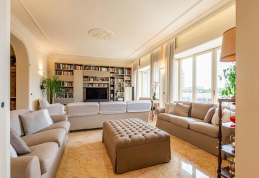 Exklusive Residenz mit einzigartigen 365 m² im fünften Obergeschoss, mit zwei Eingängen, dreifachem Salon, fünf Schlafzimmern, sechs Bädern und Terrasse mit Blick auf die Wahrzeichen der Stadt Image 4