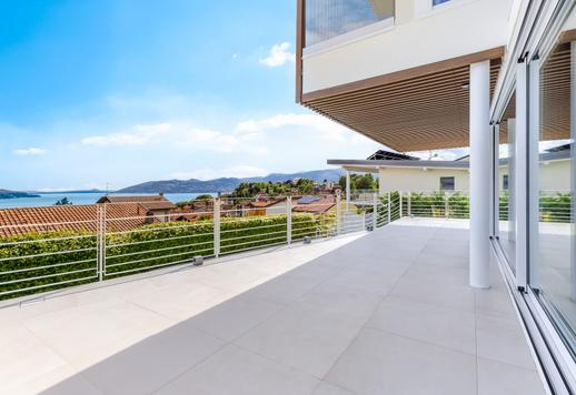 Propriedade de 495 m², com quatro andares, situada na primeira colina de Verbania, com vista para as Ilhas Borromeu. Image 5