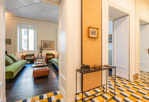 Piano nobile in palazzo borghese Liberty: finiture d'autore e design contemporaneo nel cuore di Milano Image 2