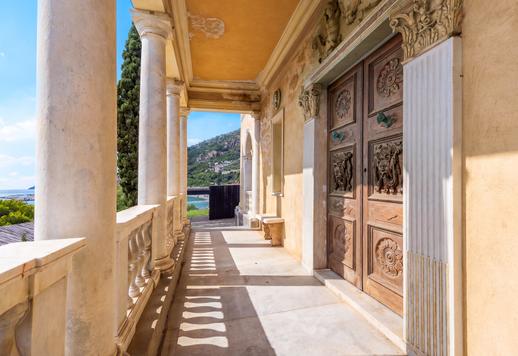 Superbe villa de style néogothique construite au début du XXe siècle et bénéficiant d'un accès direct à la mer, située sur le promontoire de Punta Murena à Alassio Image 6