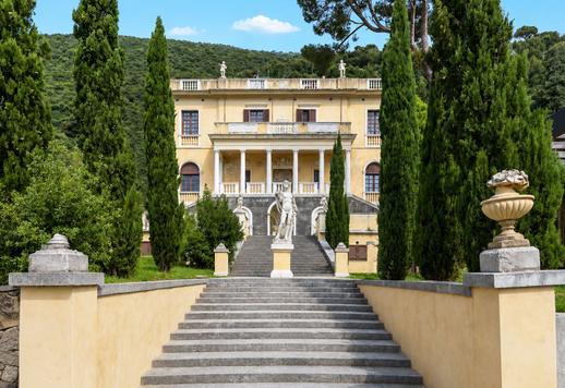 Superbe villa de style néogothique construite au début du XXe siècle et bénéficiant d'un accès direct à la mer, située sur le promontoire de Punta Murena à Alassio Image 3