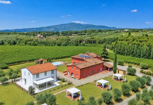 Villa del Settecento di 890 mq su due livelli che si articola in 13 appartamenti indipendenti Image 2