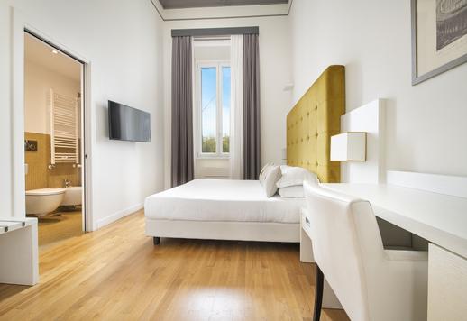 230 neliömetrin kiinteistö arvostetussa Umbertine-rakennuksessa Rooman eleganteimman ja hienostuneen kaupunginosan sydämessä Image 3