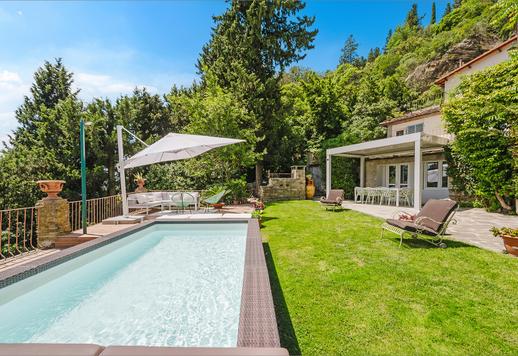 Prestigiosa propiedad con una superficie de 1000 m2 distribuidos en tres amplias plantas, inmersa en un parque privado de más de 15.000 m2. Image 7