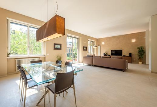 Bright 290 sqm apartment on the third floor of an elegant contemporary-style building with triple exposure, custom finishes, details in high-quality materials, 5 bedrooms and 4 bathrooms Image 6