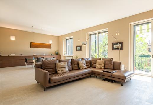 Bright 290 sqm apartment on the third floor of an elegant contemporary-style building with triple exposure, custom finishes, details in high-quality materials, 5 bedrooms and 4 bathrooms Image 2