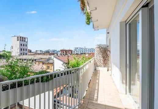 Vivienda de 232 m² situada en uno de los edificios más prestigiosos del racionalismo milanés, proyectado en los años treinta por el arquitecto Pietro Portaluppi Image 7