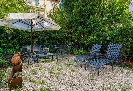 Residenza di 175 mq in villetta ottocentesca con due camere con bagno en suite, studio soppalcato sotto volte affrescate e giardino privato di 91 mq  Image 6