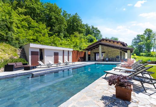 Un'oasi privata nel cuore del Piemonte: Villa di lusso con piscina e 50.000 mq di natura Image 8