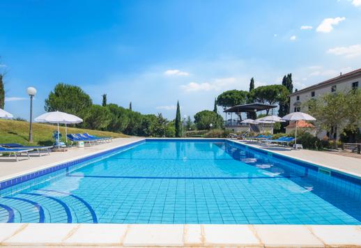 Sontuosa dimora di 1200 mq disposta su tre livelli con 14 camere e 12 bagni, immersa in un parco privato di un ettaro con piscina monumentale a Grosseto, nel cuore della Toscana Image 9