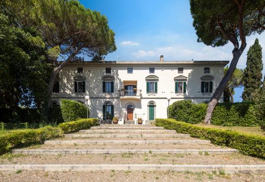 Sontuosa dimora di 1200 mq disposta su tre livelli con 14 camere e 12 bagni, immersa in un parco privato di un ettaro con piscina monumentale a Grosseto, nel cuore della Toscana Image 6