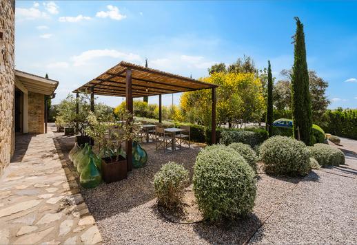Tenuta di 400 mq su due livelli per un totale di 8 camere da letto e 9 bagni, incastonata nel prestigioso territorio di Magliano in Toscana Image 7