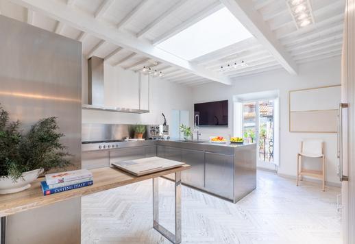 Propriété de 600 m² agrémentée d'une terrasse spectaculaire de 220 m² et comprenant 4 chambres et 3 salles de bains Image 9
