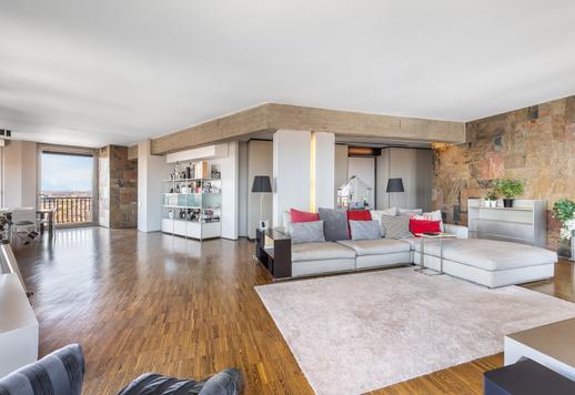 Dimora di design di 217 mq sviluppata su un unico livello con 2 camere e 3 bagni, custodita all'interno di un maestoso palazzo di interesse architettonico a Torino Image 8