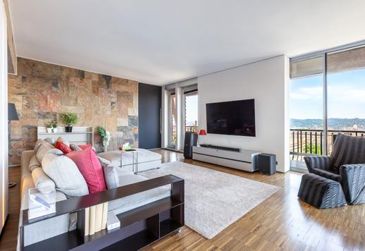 Dimora di design di 217 mq sviluppata su un unico livello con 2 camere e 3 bagni, custodita all'interno di un maestoso palazzo di interesse architettonico a Torino Image 4