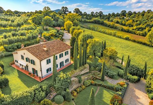 Antica Casa Colonica di 800 mq profondamente rinnovata e immersa in 8800 mq di parco privato Image 1