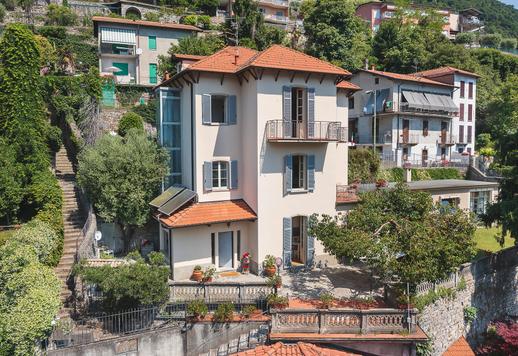 Büyüleyici bir göl kenarı ortamında yer alan, ana villa ve ayrı bir villadan oluşan 560 metrekarelik kompleks. Image 8